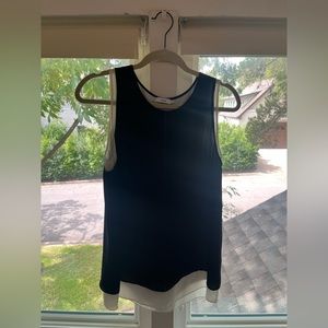 💥Vince Black and White Silk Top Sleeveless